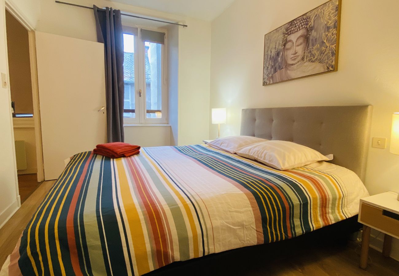 Apartment in Rodez - LE PLACE DE LA CITÉ