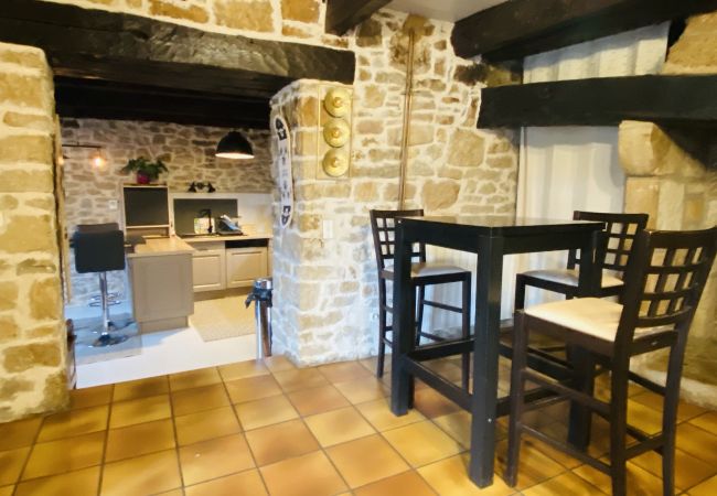 Maison à Balsac - LA HULOTTE Maison à Balsac - LA HULOTTE