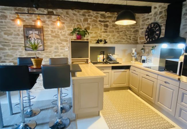 Maison à Balsac - LA HULOTTE Maison à Balsac - LA HULOTTE