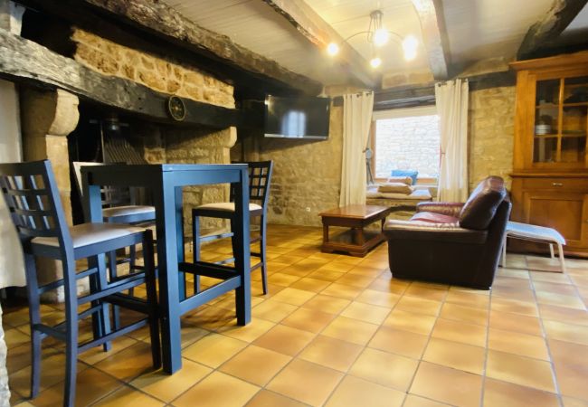 Maison à Balsac - LA HULOTTE Maison à Balsac - LA HULOTTE